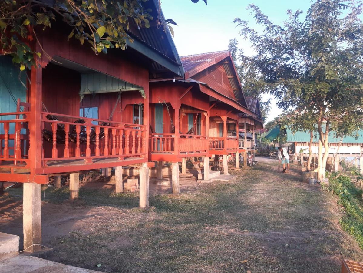 Mr. Phaos Riverview Guesthouse & Restaurant Дон Дет Экстерьер фото